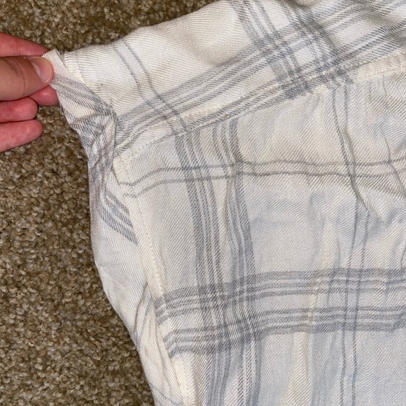 🌟Last Day on Posh🌟 soft grey plaid button up shirt - Picture 4 of 6